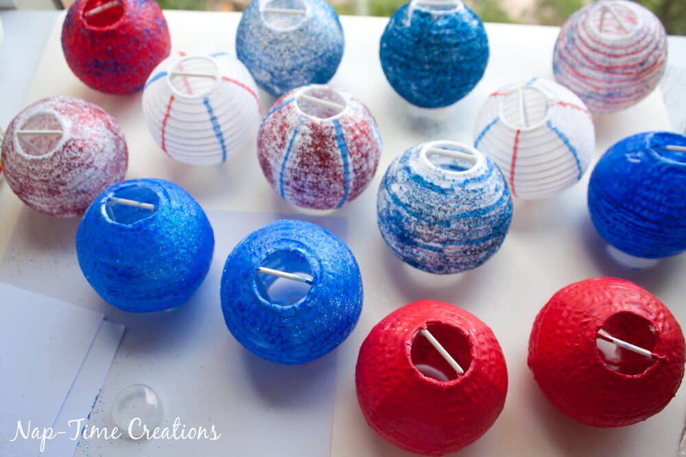 red-white-and-blue-ball-wreath-11